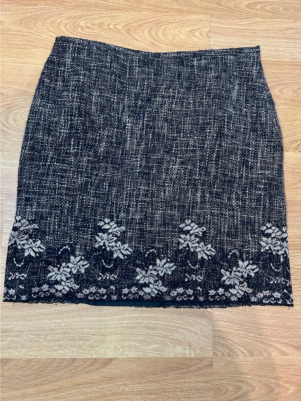 Nine West Black and White Tweed Pencil Skirt with Floral Hem